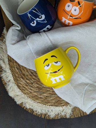 M&M Mug with Lid  & Spoon - Yellow