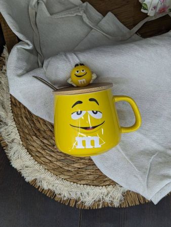 M&M Mug with Lid  & Spoon - Yellow