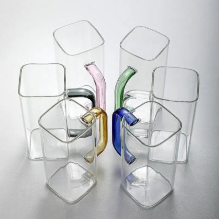 Vertical Glass Mug With a Straw 370ML